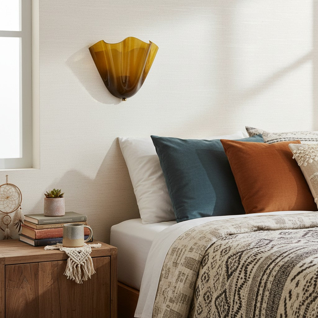 
Musa Hand-Blown Glass Wall Lamp